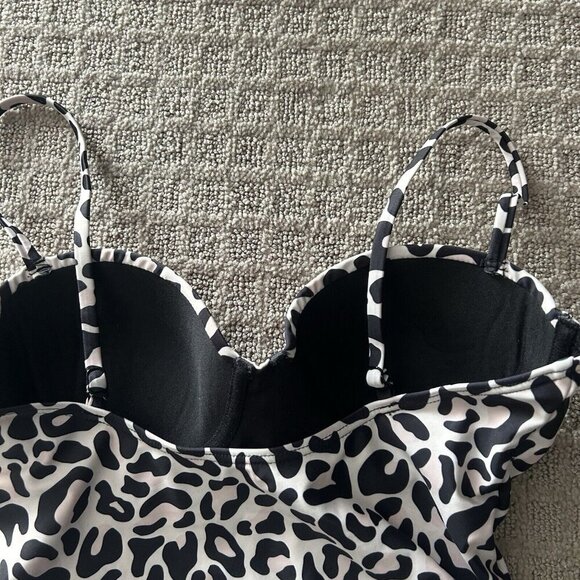 Caitlin Covington Pink Lilly One Piece Swimsuit Cheetah Black Pink White Large L - Picture 5 of 8
